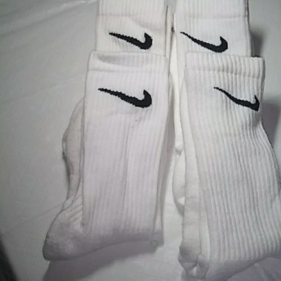 NIKE Other - Four pair of nike socks